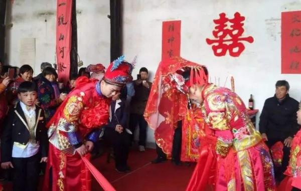 農村“娶妻難”背後，又出現三大怪象！他們卻不以為然？