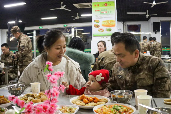 第71集團軍&OpenCurlyDoubleQuote;江淮雄鷹&rdquo;讓來隊家屬，真正回&OpenCurlyDoubleQuote;家&rdquo;！