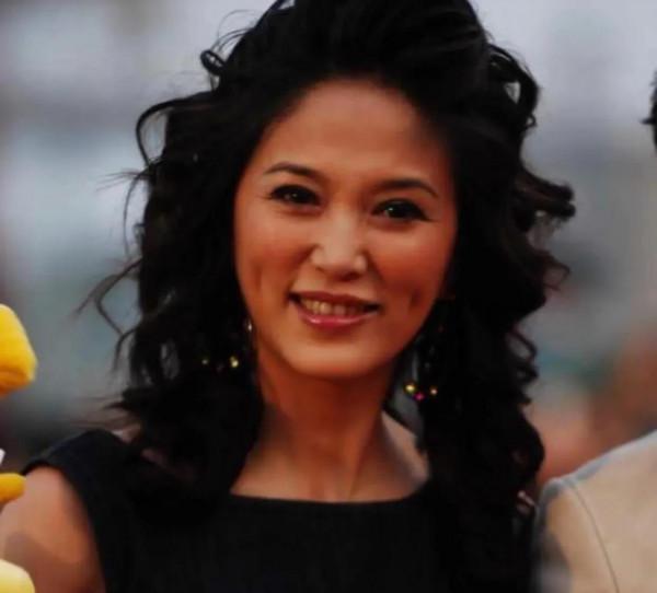 整容老去和自然老去的區別？4對同齡昔日貌美女星，如今差別驚人