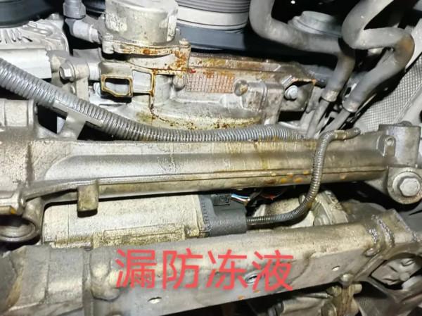 翻新一輛“破爛不堪”的路虎攬勝，匠心修復，滿血復活變新車