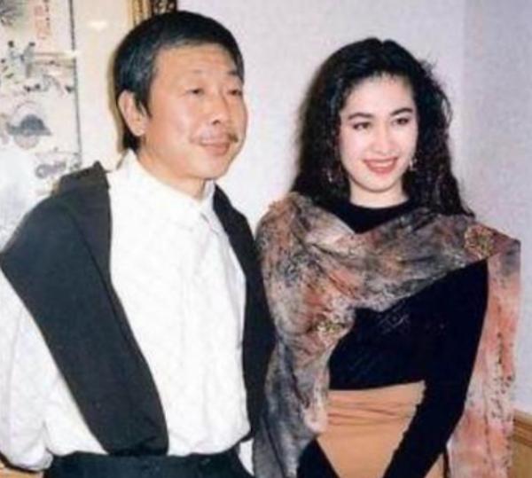 2014年,午馬去世,成龍洪金寶為其抬棺,女殭屍苦戀他15年而不得 2014年,午馬去世,成龍洪金寶為其抬棺,女殭屍苦戀他15年而不得