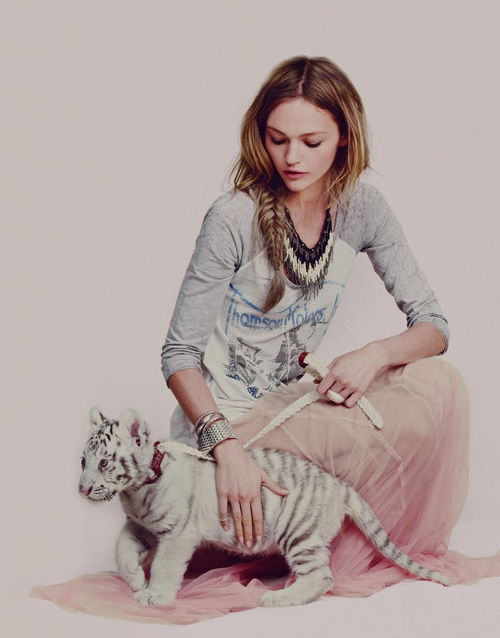 21世紀第一代超級模特,超模界的“傳奇”,一位遺落凡間的精靈 21世紀第一代超級模特,超模界的“傳奇”,一位遺落凡間的精靈