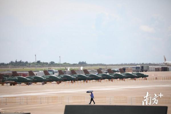 多圖 | 先睹為快!殲-16D、教-10抵達珠海航展館 多圖 | 先睹為快!殲-16D、教-10抵達珠海航展館