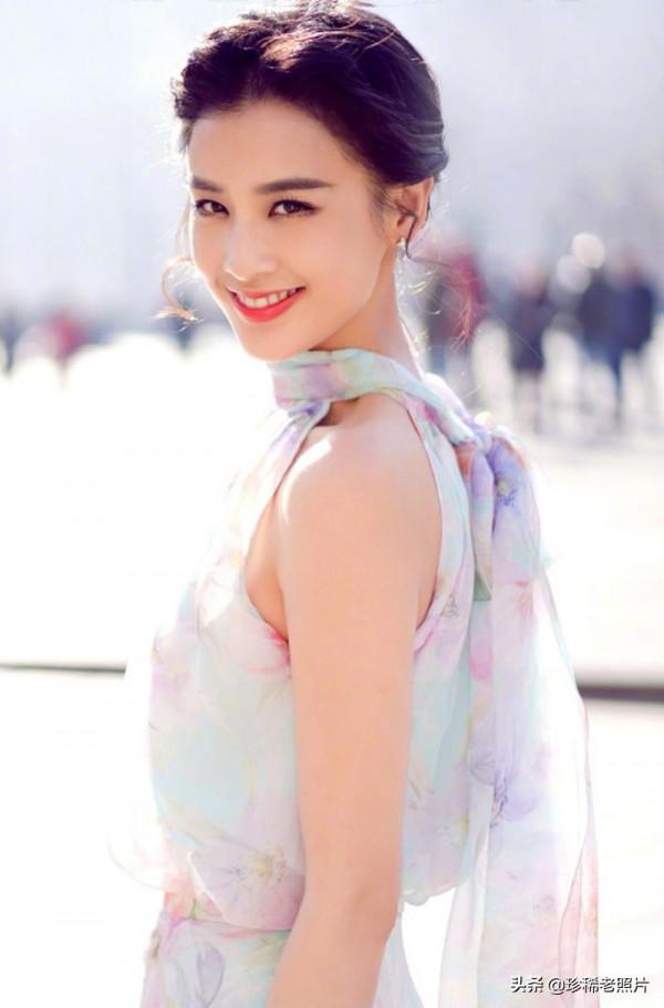 黃聖依美照一冊,欣賞 黃聖依美照一冊,欣賞