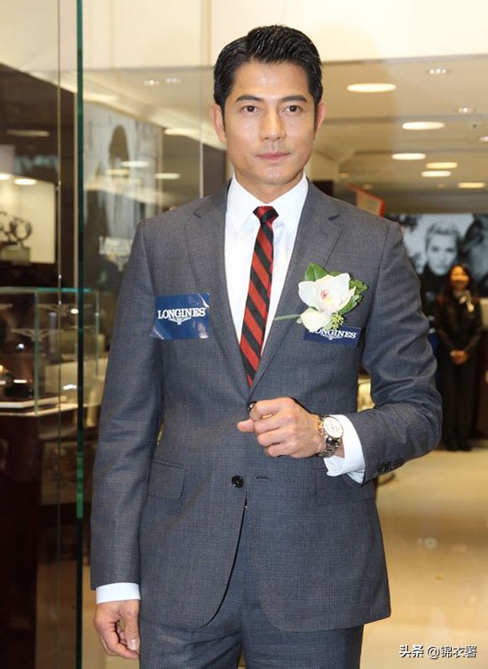 一米七的男生怎樣穿西裝好看? 一米七的男生怎樣穿西裝好看?