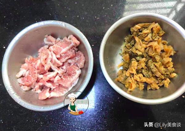 三伏天多吃蒸菜養人，這菜蒸一蒸，15分鐘就出鍋，鮮香營養不上火