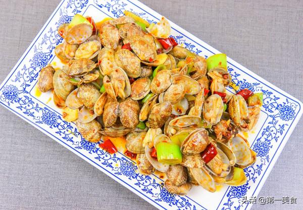 廚師長分享香辣花蛤家常做法,泥沙吐得乾淨有技巧,肉質鮮嫩不老 廚師長分享香辣花蛤家常做法,泥沙吐得乾淨有技巧,肉質鮮嫩不老