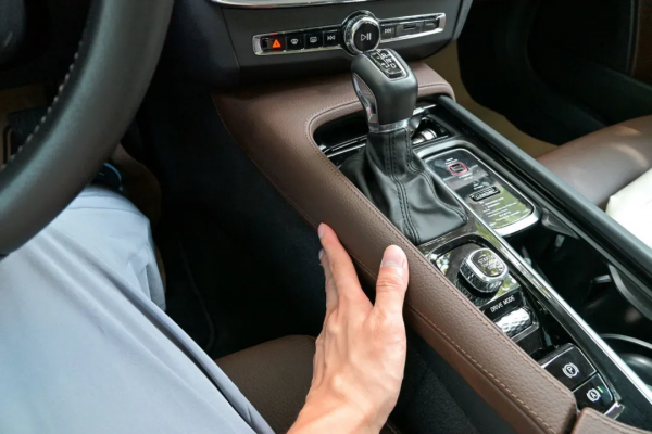 沃爾沃 S90:二十五萬多買行政級轎車,雖然二手,但越級享受 沃爾沃 S90:二十五萬多買行政級轎車,雖然二手,但越級享受