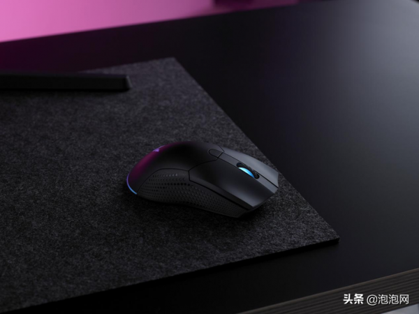 92g輕量化，雷柏V350雙模版幻彩RGB遊戲滑鼠上市