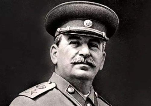 中國曾為哪些外國人降半旗?他們都是誰?做了怎樣的貢獻 中國曾為哪些外國人降半旗?他們都是誰?做了怎樣的貢獻