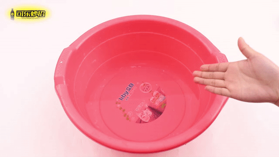 今天才知道,羽絨服領子上的這塊布,還有這用處!終於弄清楚了 今天才知道,羽絨服領子上的這塊布,還有這用處!終於弄清楚了