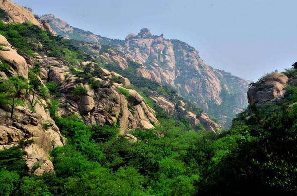 雲南一定要去的景區，色彩斑斕的山林，宛如置身仙境一般