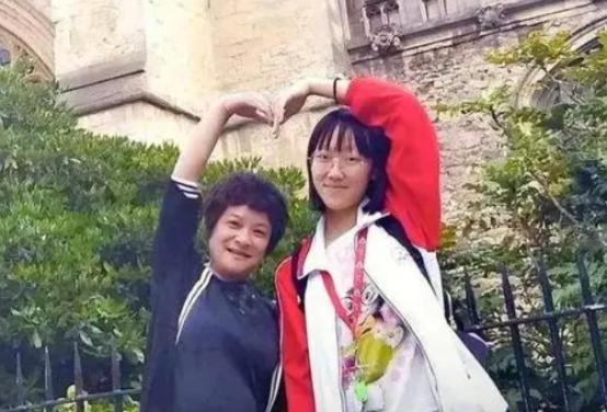 高考狀元總分725分,作文滿分,看了她的作文字跡,高分實至名歸 高考狀元總分725分,作文滿分,看了她的作文字跡,高分實至名歸