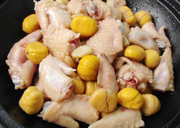 秋天,少吃土豆南瓜多吃它,拿來燒雞翅,營養便宜,香噴噴吃不膩 秋天,少吃土豆南瓜多吃它,拿來燒雞翅,營養便宜,香噴噴吃不膩