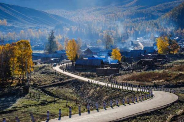 用廣袤來形容新疆 還是有點侷促了 用廣袤來形容新疆 還是有點侷促了