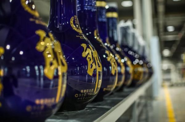 醬香第二、兩屆國家名酒,郎酒,值得收藏嗎? 醬香第二、兩屆國家名酒,郎酒,值得收藏嗎?