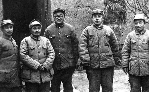 淮海大戰40年後鄧小平回憶：毛主席親自交代&OpenCurlyDoubleQuote;我把指揮交給你&rdquo;