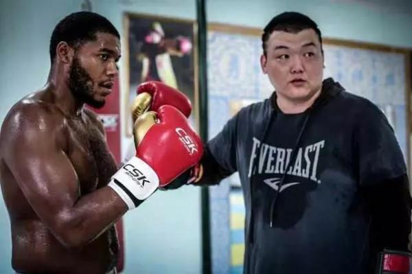 泰森富里和烏西克懸了！張君龍已掌握最新情報，有望KO兩大拳王