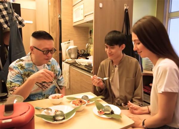 香港90後夫妻“閃婚”,婚後住進9㎡劏房,逼仄的蝸居生活轉眼1年 香港90後夫妻“閃婚”,婚後住進9㎡劏房,逼仄的蝸居生活轉眼1年