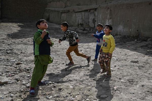 喀布林街頭的孩子們