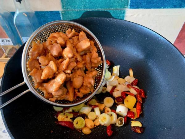 正宗傳統宮保雞丁,宮保汁最關鍵,正確調製方法 正宗傳統宮保雞丁,宮保汁最關鍵,正確調製方法