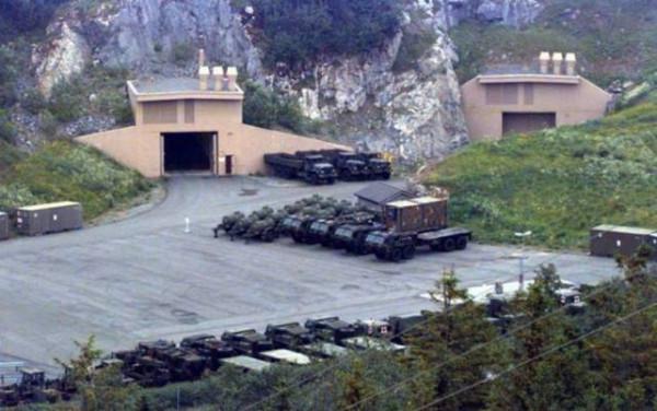 紅色警戒!美軍抵達俄北部邊境,竟忙著挖山洞,這是要幹什麼? 紅色警戒!美軍抵達俄北部邊境,竟忙著挖山洞,這是要幹什麼?