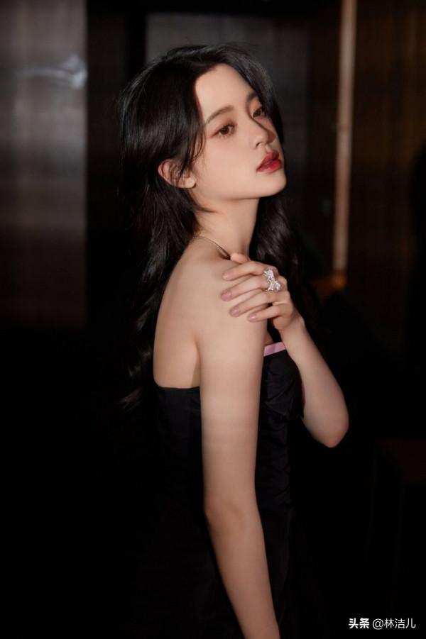 歐陽娜娜側臉顏值飆升？山根、下巴線條變精緻，成新晉&OpenCurlyDoubleQuote;側顏殺&rdquo;