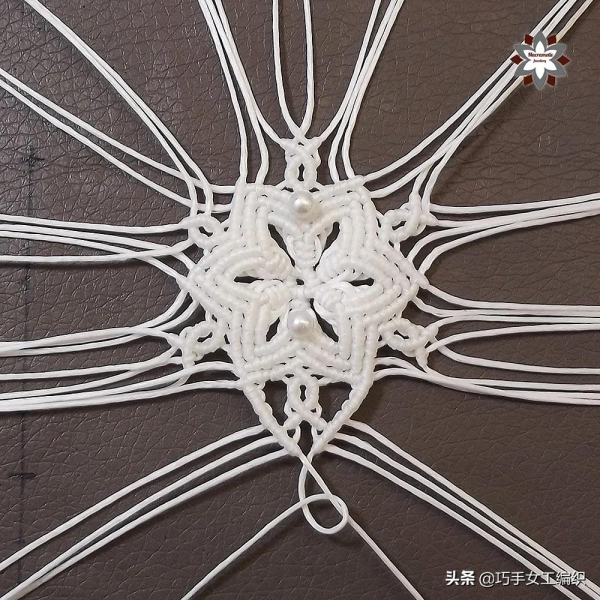用繩子就能編出漂亮的雪花，超詳細的教程，一步一步教你編