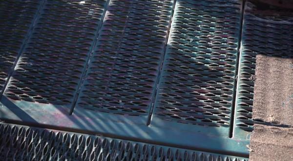 外國牛人自制人工小島，一住就是29年