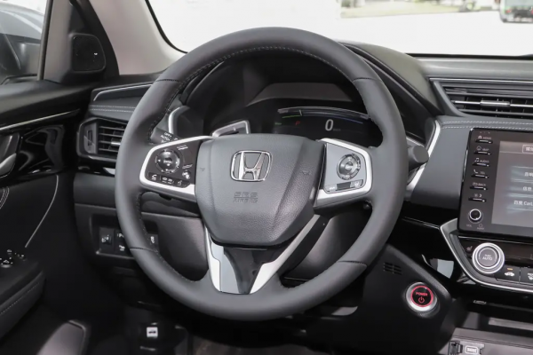 混動車本田凌派，本田的一款中檔車，綜合油耗低至4.0升