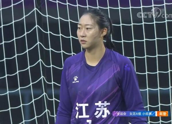 2-1大逆轉！中國女足拒絕爆冷，小組第一齣線，王霜+肖裕儀建功
