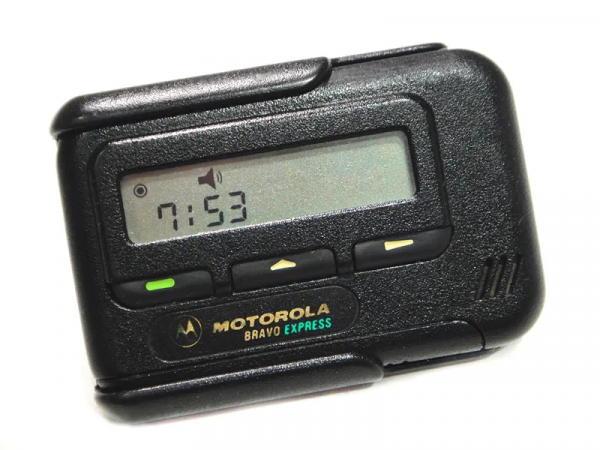 當中年人買了 AirPods，讓我勾起很多回憶