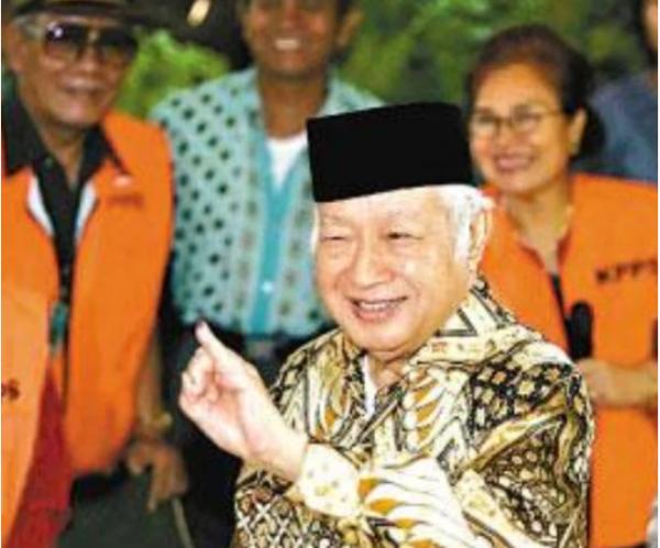 “惡魔首相”蘇哈托:沾30萬華人鮮血,貪汙350億美元,卻得善終 “惡魔首相”蘇哈托:沾30萬華人鮮血,貪汙350億美元,卻得善終