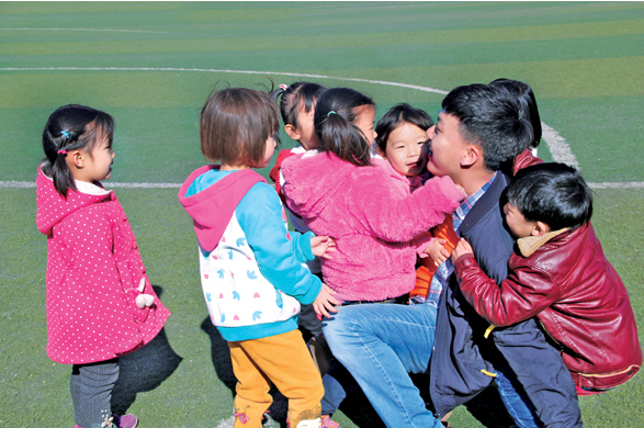 教師節“送禮”成風,本是感恩的節日,不知為何變了“味道” 教師節“送禮”成風,本是感恩的節日,不知為何變了“味道”