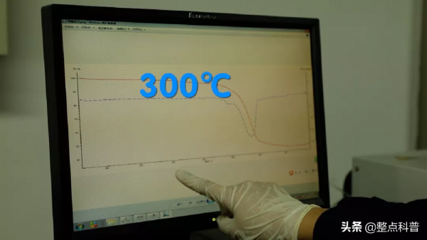 不粘鍋有毒且致癌？塗層掉了還能用嗎？央視的一個實驗告訴你答案