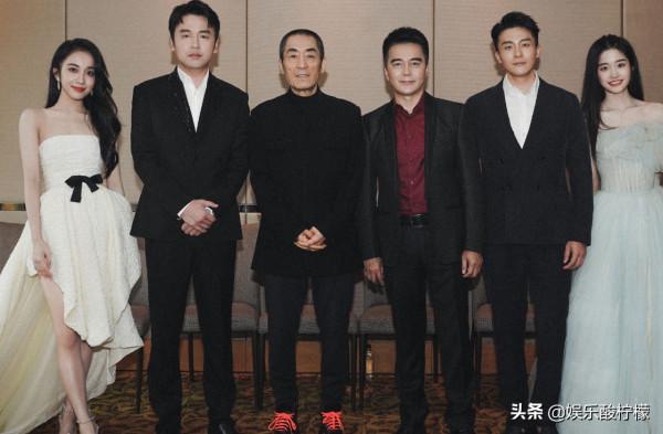 逃檔了,馮小剛終究沒挺住,張藝謀還能堅持多久 逃檔了,馮小剛終究沒挺住,張藝謀還能堅持多久