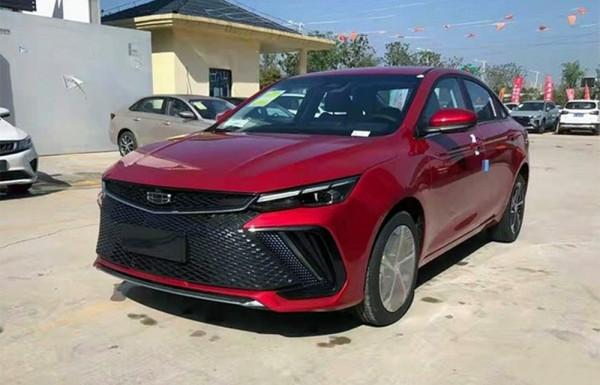 吉利全新帝豪L實拍，軸距2.7米，搭載1.4T動力，外觀很霸氣