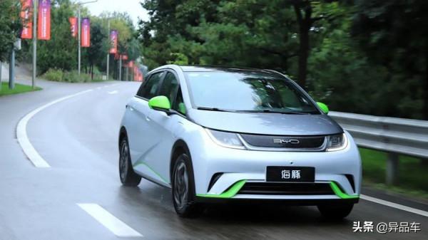 不是李斌飄了，而是汽油車的終局戰真的來了