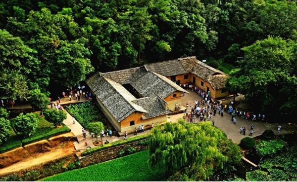 毛澤東族兄毛新梅，41歲犧牲留下5子女，妻子乞討將兒女送往延安