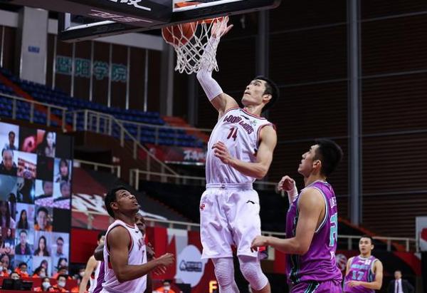 選秀狀元郭凱：出身賽艇世家去打籃球，從“水貨狀元”到簽下頂薪