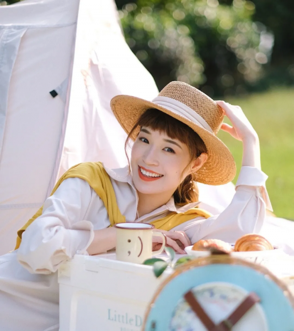 厚外套+裙子、毛衣+闊腿褲，秋冬這樣穿巨好看！洋氣爆了