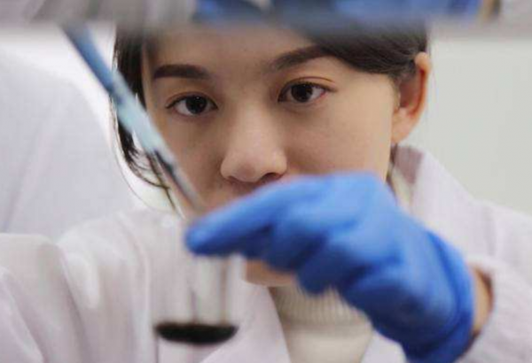 浙大80後美女教授不一般，年紀輕輕履歷不凡，畢業院校讓人欽佩