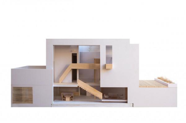 277㎡越南住宅：公共空間為核心，自由地穿插泳池、樹木和花園