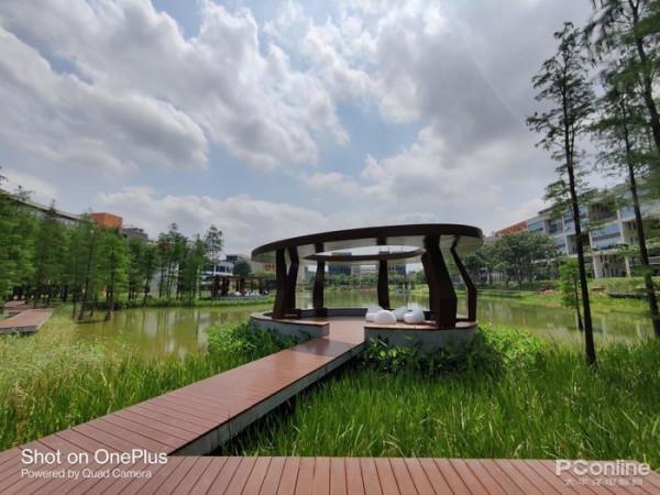 曲屏手機用膩了，快來考慮一下這些直屏好物吧