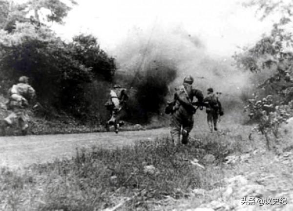連刺5個美軍，6人跪下投降，驚動毛主席：此人英雄，我要見他