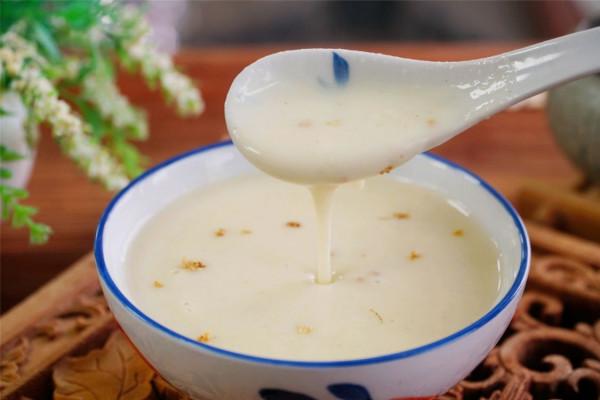 秋涼了,玉米和小米是絕配,膳食纖維含量高,早上喝一碗舒坦過秋 秋涼了,玉米和小米是絕配,膳食纖維含量高,早上喝一碗舒坦過秋