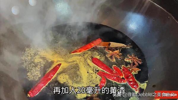 豬肉直接放醬油中泡2天,味道比臘肉都香,學會了你就是大廚 豬肉直接放醬油中泡2天,味道比臘肉都香,學會了你就是大廚