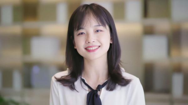 為啥要把央視記者王冰冰&OpenCurlyDoubleQuote;娛樂化&rdquo;，戴個眼鏡也能上熱搜？