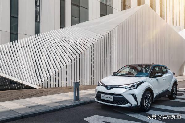 動力強很多 空間有短板 老車主首試豐田C-HR雙擎