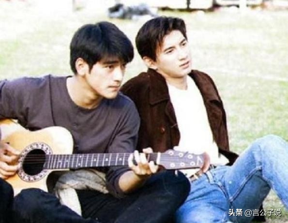 八位“港臺男神”今昔對比，有人帥了一輩子，有人撞臉張紀中